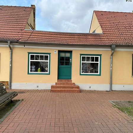 Smart Home - Die Etwas Andere Ferienwohnung! Brandenburg  Bagian luar foto